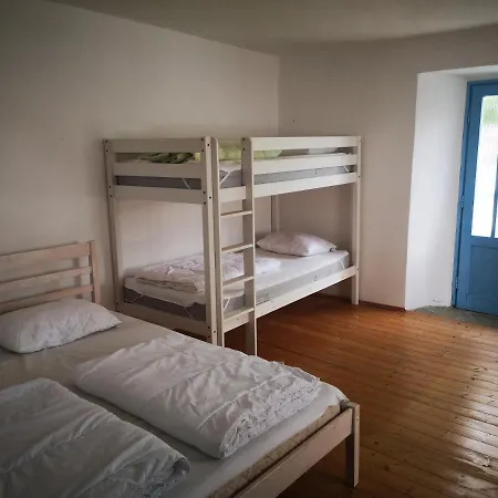 Hisa Sucarija * Dutovlje