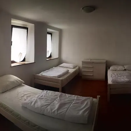 Hisa Sucarija Casa rural *
