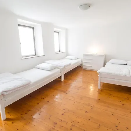 Hisa Sucarija Gospodarstwo wiejskie *