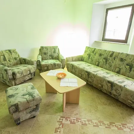 Hisa Sucarija Летний дом Dutovlje