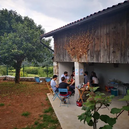 Hisa Sucarija Dutovlje